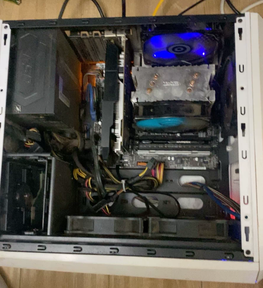 自用i5电脑主机，16g，带独立显卡，腾讯全家桶  85新 没什么损耗